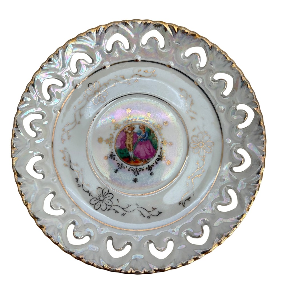 VTG Iridescent Lusterware Reticulated Plate Courting Couple Gold Trim‎ 6in